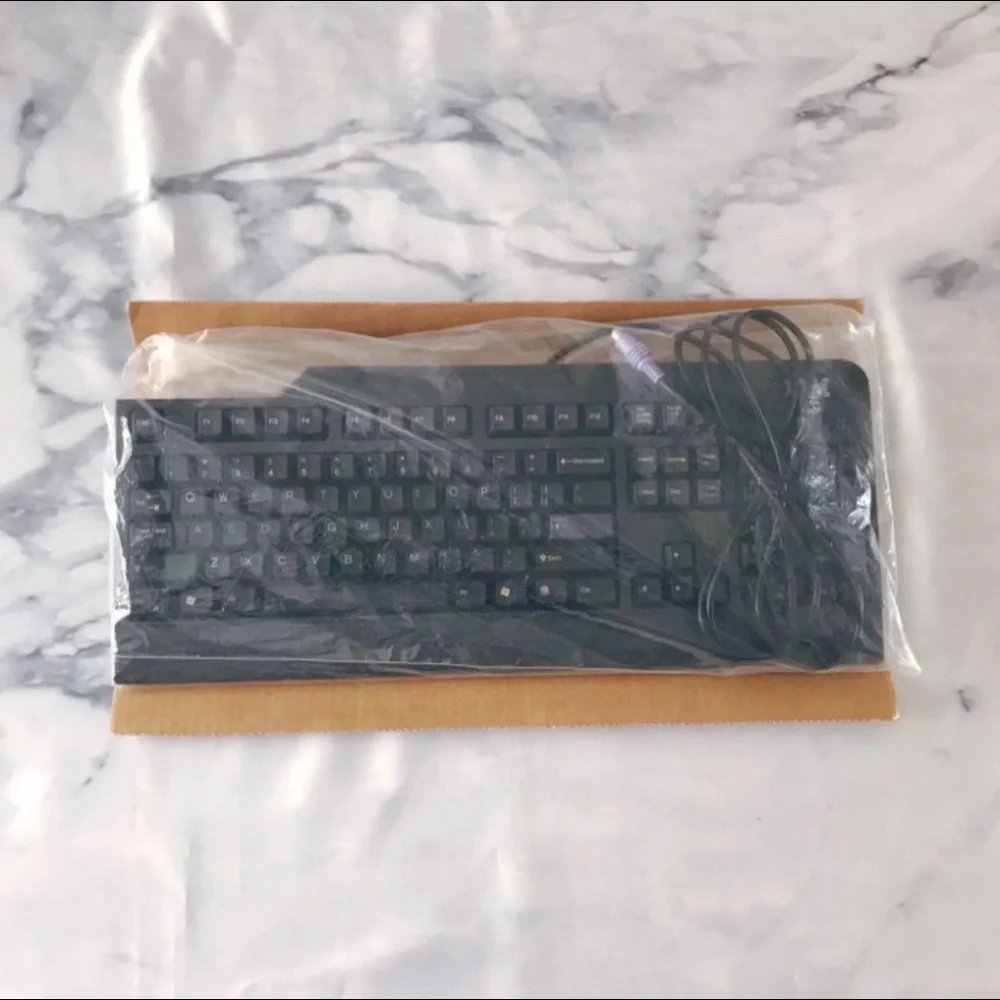 NWOT IBM KB-0225 Keyboard QWERTY PS/2
